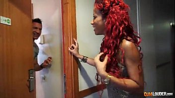 Film porno cu roscate ce sunt futute de staruri porno masculine xnxx