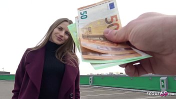 Ii ofera 300 de euro sa faca xxx cu ea o noapte intreaga