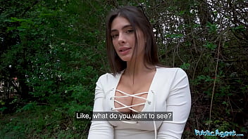 Pula mare in pizda ei in public